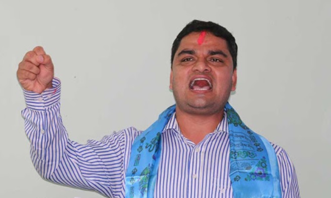 राष्ट्रपति र प्रधानमन्त्रीले संविधानलाई अटेर गरे: प्रदीप पौडेल