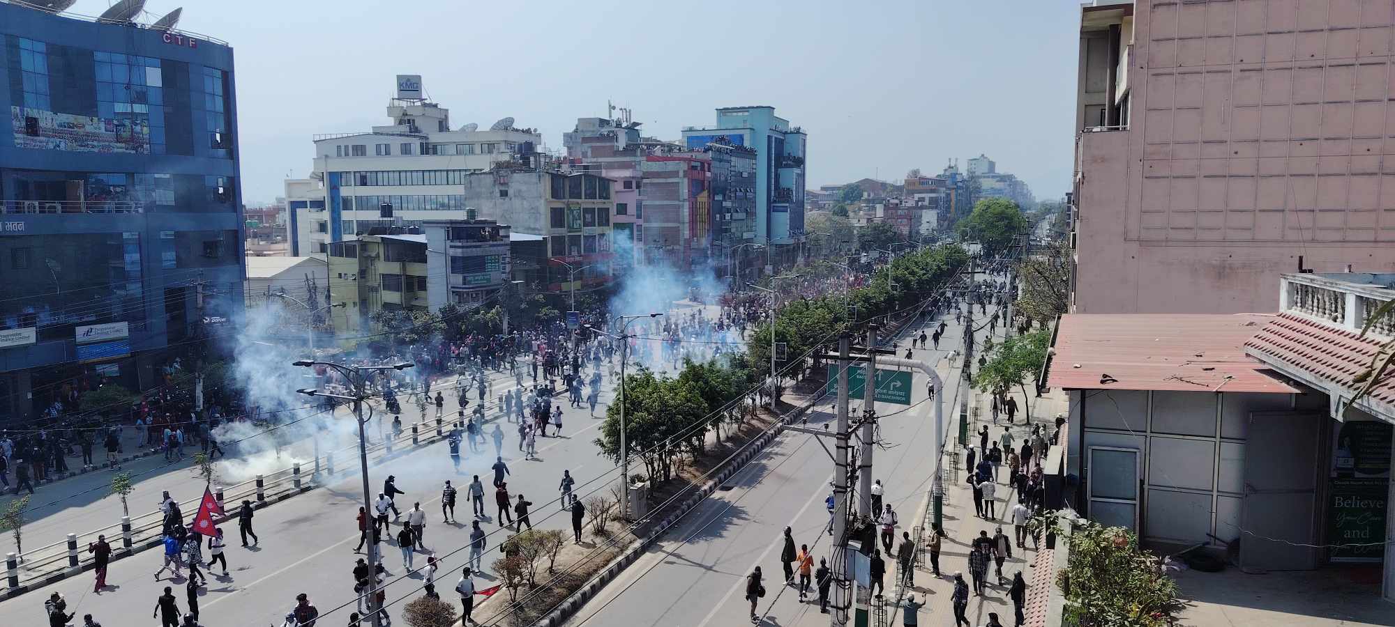 तीनकुने बानेश्वर क्षेत्र तनावग्रस्त, प्रहरीद्वारा लाठीचार्ज र अश्रुग्याँस प्रहार