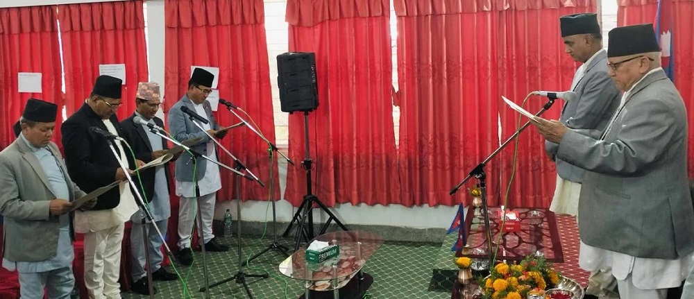कर्णालीका नवनियुक्त मन्त्रीले लिए पद तथा गोपनीयताको शपथ