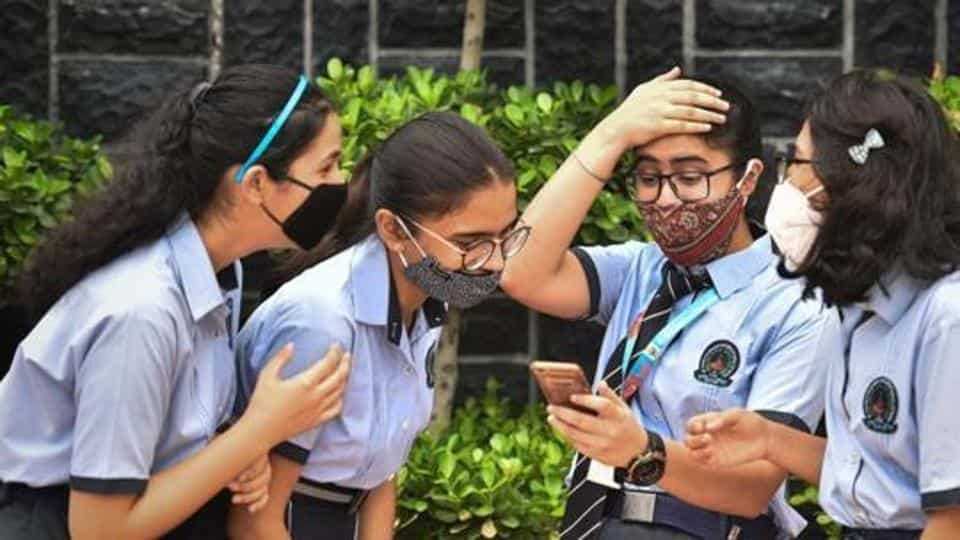 शिक्षकले पूर्णाङ्क भन्दा धेरै नम्बर पठाइदिएपछि कक्षा १२ को नतिजा प्रभावित