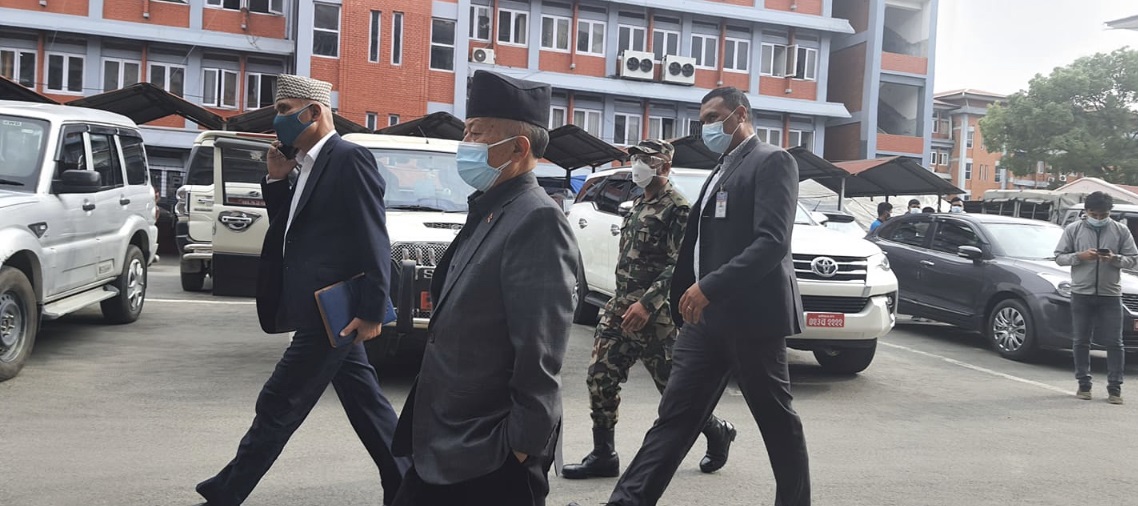 नेपाल समूहको राजीनामा तत्कालै राेक्न प्रधानमन्त्रीले खटाए दुई नेता