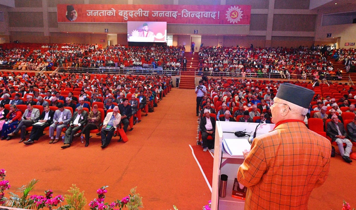 एमाले परिषद् बैठकः आज समूहगत छलफल हुँदै