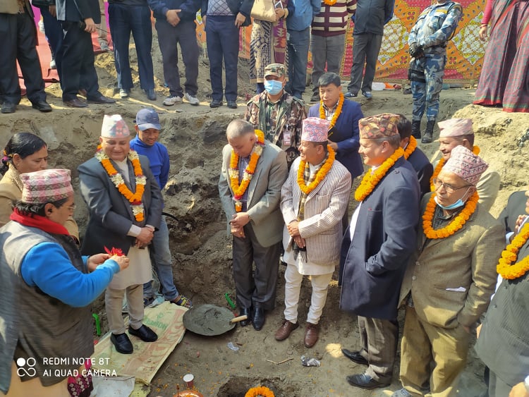 धापासी माध्यामिक विद्यालयको नयाँ भवन बन्ने, उपप्रधानमन्त्रीले गरे शिलान्यास